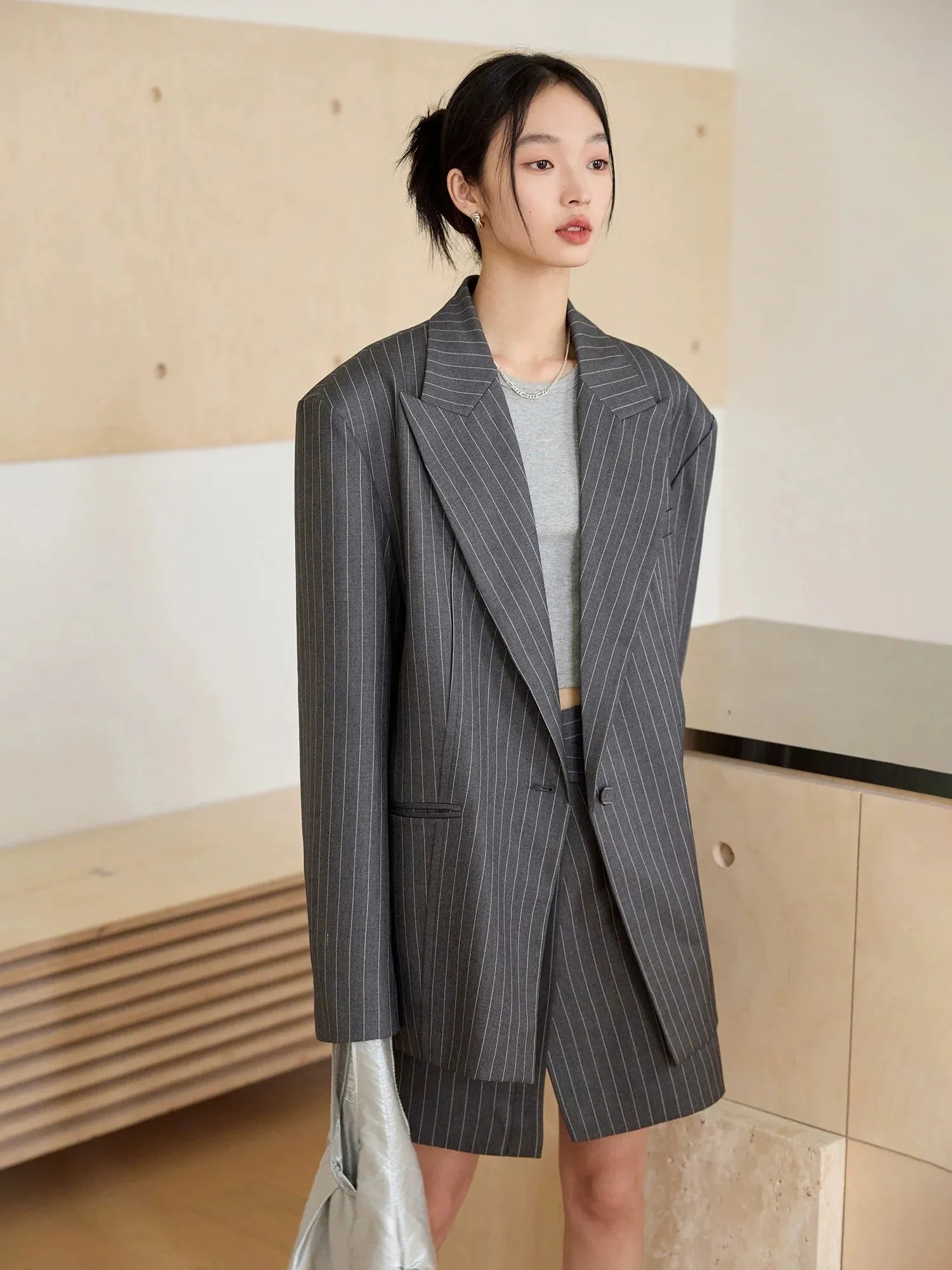Wide Shoulder Peaked Lapel Suit Set
