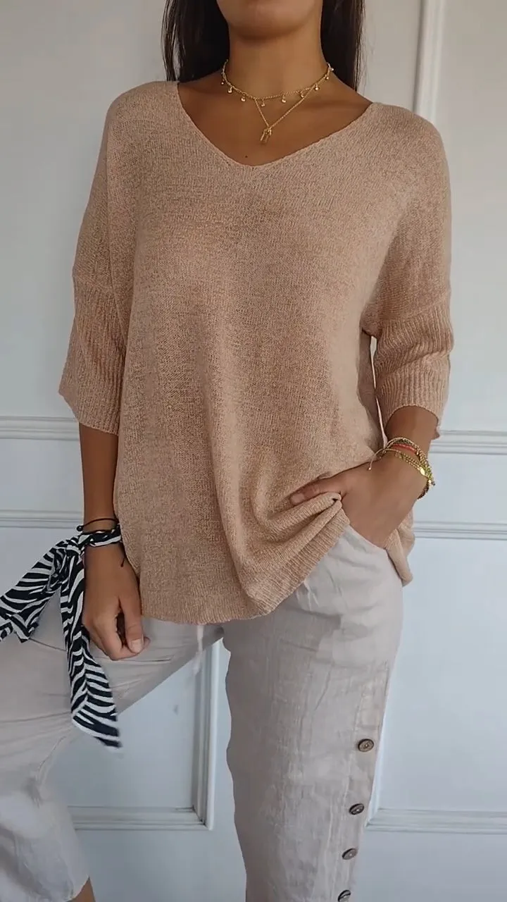 Women's blouse with v-neck and loose fit
