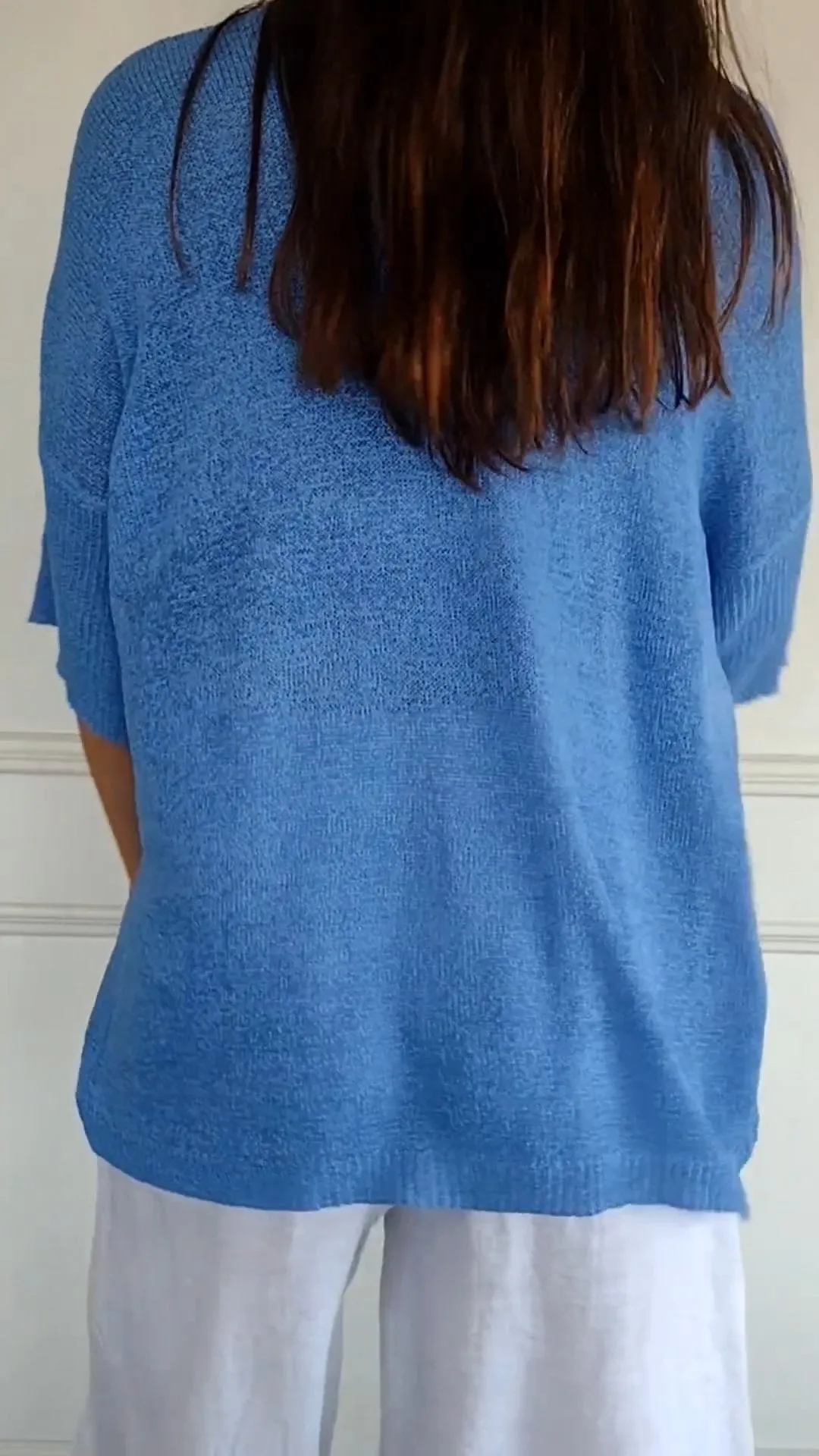 Women's blouse with v-neck and loose fit