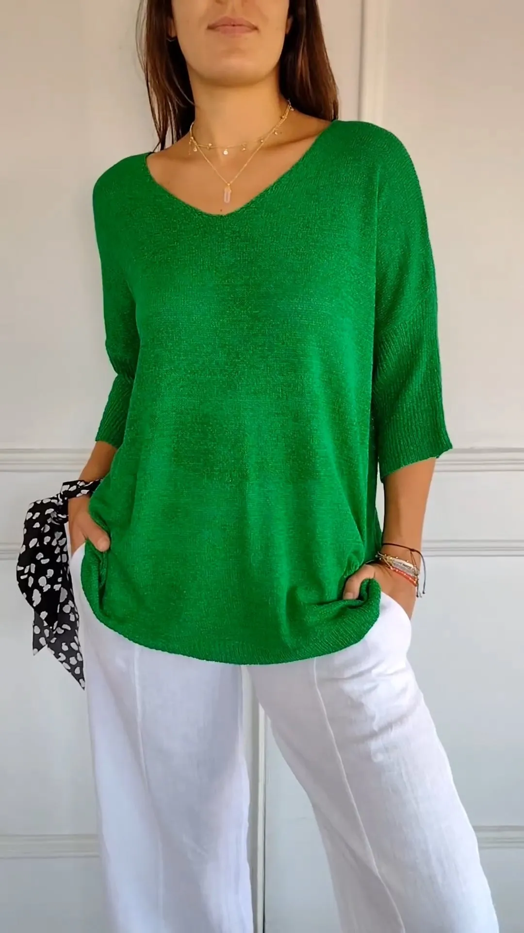 Women's blouse with v-neck and loose fit