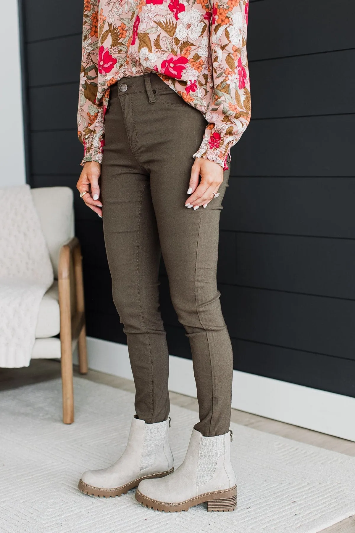 YMI Mid-Rise Jeggings- Zora Wash